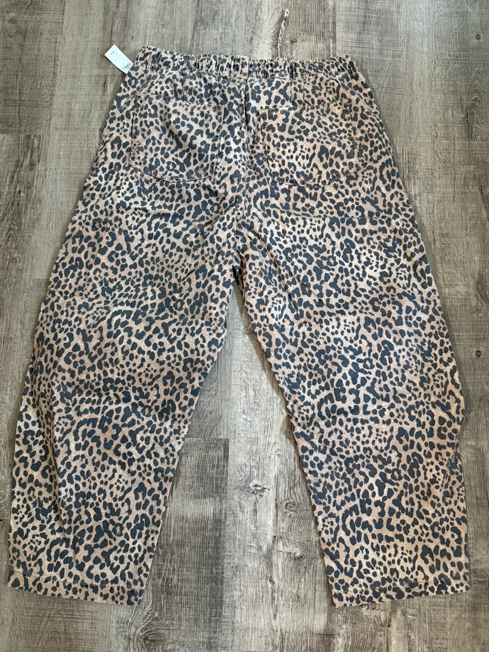 NWT Gap Pull On Barrel Leopard Print Jeans L - Picture 2 of 3